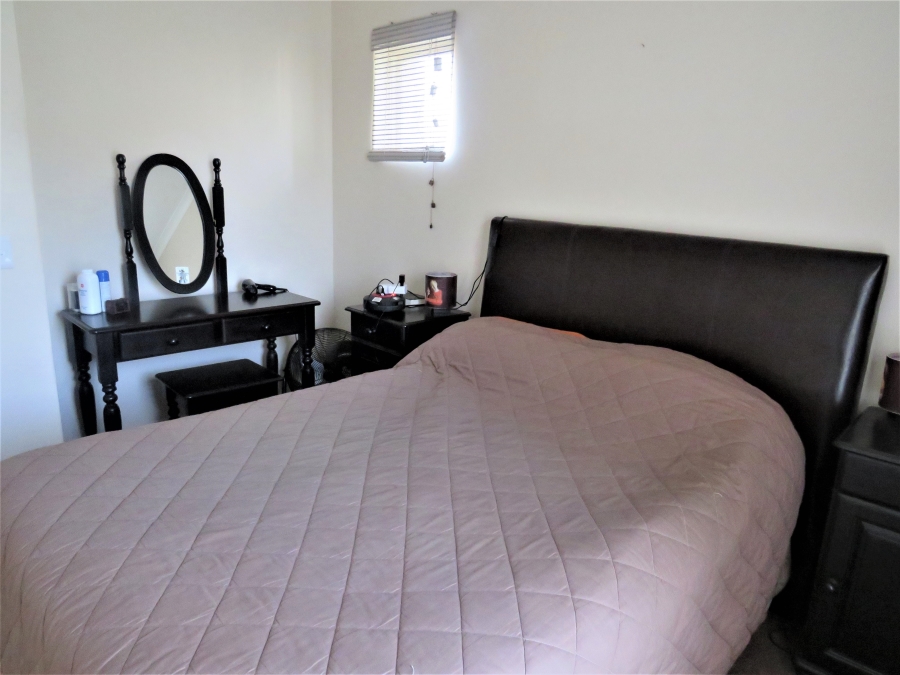 To Let 2 Bedroom Property for Rent in Greenways Golf Estate Western Cape